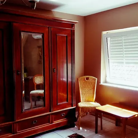 White House 'privatzimmer' Homestay