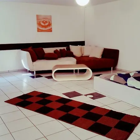 White House 'privatzimmer' * City Airport Mannheim