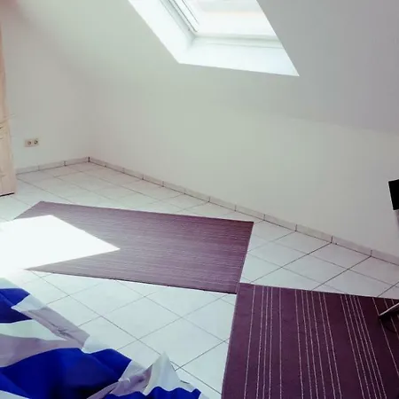 White House 'privatzimmer' * City Airport Mannheim